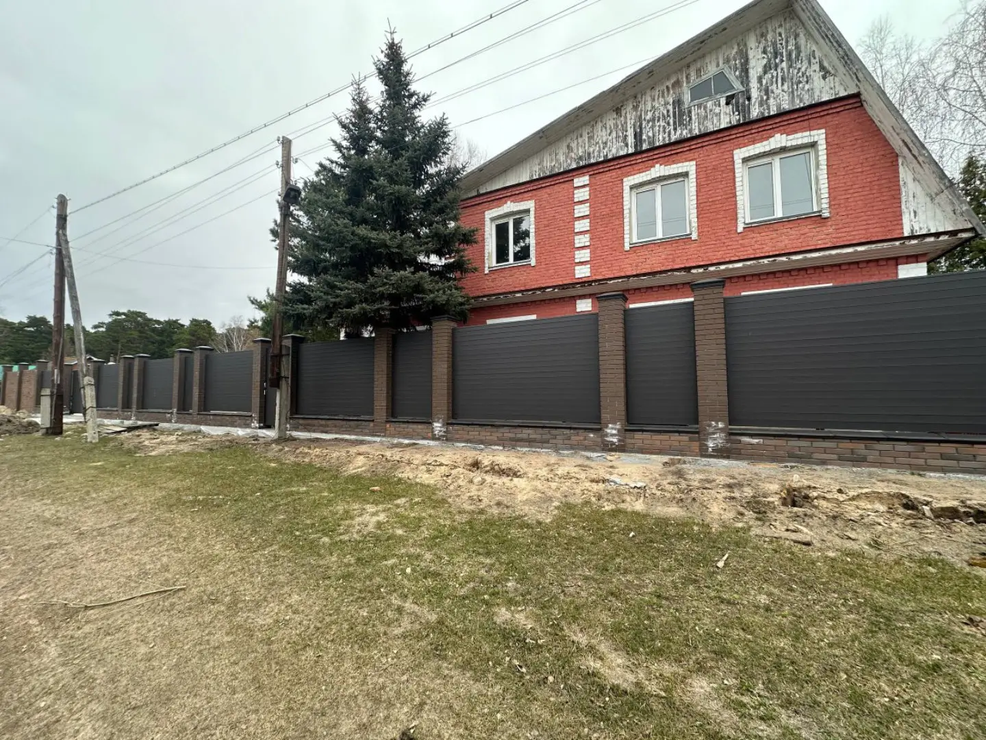 Забор-ранчо из металлического планкена 28м RAL8019 Темный Шоколад МАТТЕ фото 2 в Пензе
